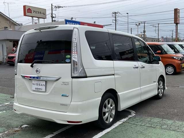 セレナ ハイウェイスター　Ｓ－ＨＹＢＲＩＤ　エアロモード　後席モニタ　ー・ドライブレコーダー・日産メモリーナビ・バックビューモニター・ビルトインＥＴＣ車載器・助手席側電動スライドドア・キセノンオートライト・フォグランプ・プライバシーガラス・リヤエアコン（2枚目）