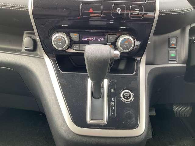 セレナ ２．０　ハイウェイスター　ＶセレクションＩＩ　ドライブレコーダー・日産メモリーナビ・ク　全周囲モニタ　アイスト　インテリキー　ＬＥＤライト　ＥＴＣ車載器　オートクルーズコントロール　記録簿　ドライブレコーダー　メモリ－ナビ　アルミ　ＴＶナビ　エアバック　ＡＢＳ　Ｗエアバッグ　キーフリー（13枚目）