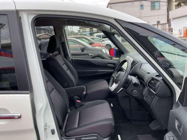 セレナ ２．０　ハイウェイスター　ＶセレクションＩＩ　ドライブレコーダー・日産メモリーナビ・ク　全周囲モニタ　アイスト　インテリキー　ＬＥＤライト　ＥＴＣ車載器　オートクルーズコントロール　記録簿　ドライブレコーダー　メモリ－ナビ　アルミ　ＴＶナビ　エアバック　ＡＢＳ　Ｗエアバッグ　キーフリー（14枚目）