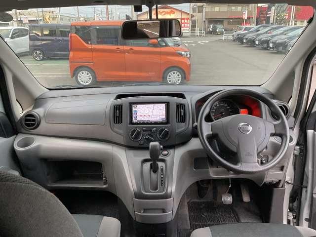 ＮＶ２００バネットバン １．６　ＶＸ　日産純正ナビ連動前方向ドライブレコーダー　ワンセグ　エアバック　バックカメラ　パワーウィンドウ　ドライブレコーダー　キーレス　ＰＳ　ＥＴＣ　メモリーナビ　ナビ＆ＴＶ　ＡＣ　ＡＢＳ　記録簿付　ワンオーナ（3枚目）