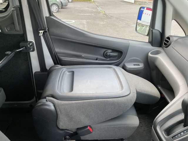 ＮＶ２００バネットバン １．６　ＶＸ　日産純正ナビ連動前方向ドライブレコーダー　ワンセグ　エアバック　バックカメラ　パワーウィンドウ　ドライブレコーダー　キーレス　ＰＳ　ＥＴＣ　メモリーナビ　ナビ＆ＴＶ　ＡＣ　ＡＢＳ　記録簿付　ワンオーナ（12枚目）