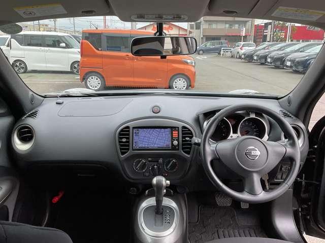ジューク １．５　１５ＲＳ　タイプＶ　パワーウインド　運転席助手席エアバック　１オーナー　パワステ　エアコン　運転席エアバッグ　ＡＢＳ　記録簿　ナビ＆ＴＶ　キーレスキー　ワンセグテレビ　メモリーナビ（3枚目）