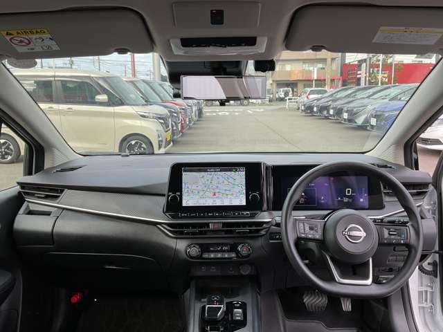ノート １．２　Ｘ　弊社試乗使用社有車　ドライブレコーダー・　衝突被害軽減ブレ－キ　全方位カメラ　ＥＴＣ付　ＬＥＤヘッドライト　レーダークルーズ　レーンアシスト　インテリジェントキー　ワンオーナー　ドラレコ　アイドリングストップ　整備記録簿　盗難防止システム（3枚目）