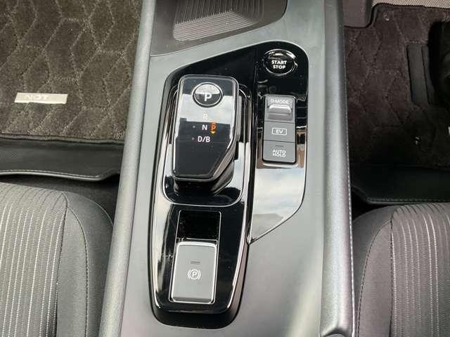 ノート １．２　Ｘ　弊社試乗使用社有車　ドライブレコーダー・　衝突被害軽減ブレ－キ　全方位カメラ　ＥＴＣ付　ＬＥＤヘッドライト　レーダークルーズ　レーンアシスト　インテリジェントキー　ワンオーナー　ドラレコ　アイドリングストップ　整備記録簿　盗難防止システム（14枚目）