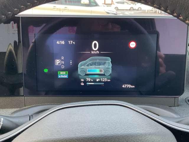サクラ G  シーズン2トーン専用外装 弊社試乗使用社有車 ニッサン コネクトナビ・ルーフサイドステッカー・充電ケーブル・ホットプラスパッケージ・クリアビューパッケージ・プレミアムインテリア・15インチアルミ・プロパイロットパーキング・LEDオートライト・フォグランプ(4枚目)