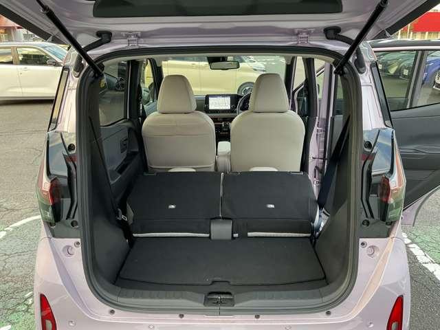 サクラ G  シーズン2トーン専用外装 弊社試乗使用社有車 ニッサン コネクトナビ・ルーフサイドステッカー・充電ケーブル・ホットプラスパッケージ・クリアビューパッケージ・プレミアムインテリア・15インチアルミ・プロパイロットパーキング・LEDオートライト・フォグランプ(18枚目)