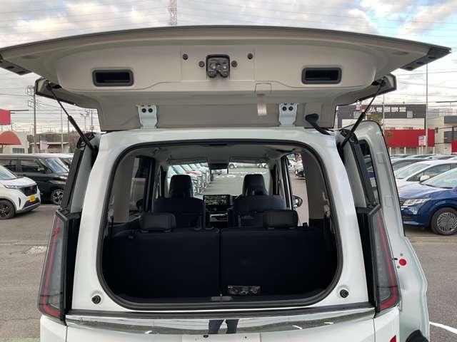 セレナ e-POWER AUTECH SPORTS SPEC 弊社試 乗使用社有車 ドライブレコーダー・プロパイロット・ニッサンコネクトナビ・アラウンドビューモニター・ビルトインETC2.0車載器・両側ハンズフリーオートドア・ワイヤレス充電器・スマートルームミラー(20枚目)