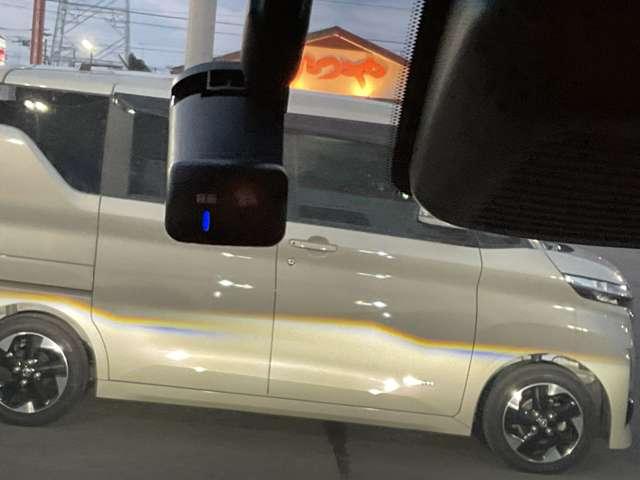 エルグランド 250ハイウェイスター プレミアム アーバンクロム 後席モニ ター・ドライブレコーダー・日産メモリナビ・ビルトインETC車載器・アラウンドビューモニター・インテリジェントクルーズコントロール・電動両側スライドドア・リモコンバックドア・シートヒーター・LEDライト(6枚目)