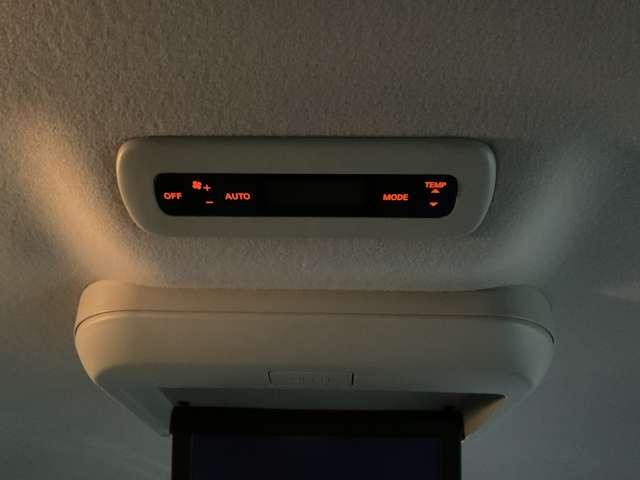 エルグランド 250ハイウェイスター プレミアム アーバンクロム 後席モニ ター・ドライブレコーダー・日産メモリナビ・ビルトインETC車載器・アラウンドビューモニター・インテリジェントクルーズコントロール・電動両側スライドドア・リモコンバックドア・シートヒーター・LEDライト(20枚目)