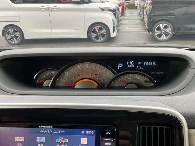 ムーヴキャンバス ６６０　Ｇ　メイクアップ　ＳＡＩＩＩ　カロッツェリアナビ　Ｗオートスライド　イ　衝突軽減ブレーキ　インテリキー　Ｗ電動ドア　ワンオーナー　盗難防止システム　ＥＴＣ　ナビＴＶ　キーフリーシステム　バックカメラ　レーンアシスト　オートエアコン　ドラレコ　記録簿　パワーステアリング（4枚目）