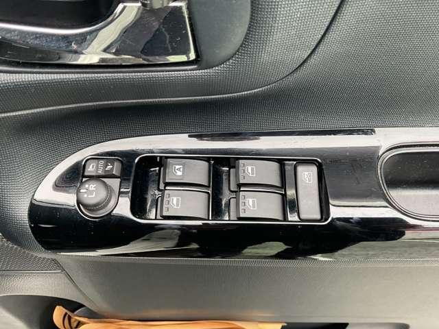 ムーヴキャンバス ６６０　Ｇ　メイクアップ　ＳＡＩＩＩ　カロッツェリアナビ　Ｗオートスライド　イ　衝突軽減ブレーキ　インテリキー　Ｗ電動ドア　ワンオーナー　盗難防止システム　ＥＴＣ　ナビＴＶ　キーフリーシステム　バックカメラ　レーンアシスト　オートエアコン　ドラレコ　記録簿　パワーステアリング（13枚目）