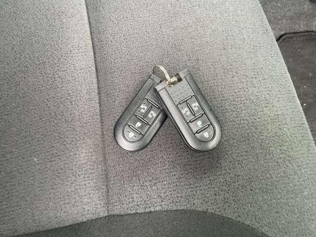 ムーヴキャンバス ６６０　Ｇ　メイクアップ　ＳＡＩＩＩ　カロッツェリアナビ　Ｗオートスライド　イ　衝突軽減ブレーキ　インテリキー　Ｗ電動ドア　ワンオーナー　盗難防止システム　ＥＴＣ　ナビＴＶ　キーフリーシステム　バックカメラ　レーンアシスト　オートエアコン　ドラレコ　記録簿　パワーステアリング（17枚目）