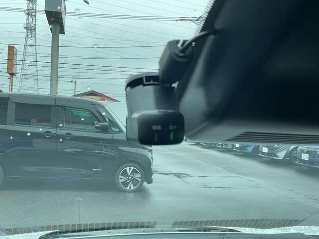 オーラ 1.2 NISMO チューンド e-POWER 4WD コネクトナビ ETC2.0 BOSEパーソナルサウ ナビTV アラウンドモニター ワンオーナ- ドラレコ インテリキー エマブレ アルミ キーレス 4WD ETC LEDヘッドライト 追従クルーズ(5枚目)