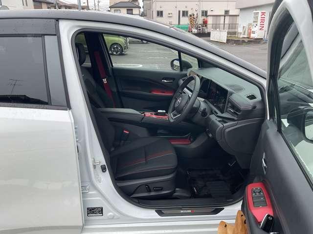 オーラ 1.2 NISMO チューンド e-POWER 4WD コネクトナビ ETC2.0 BOSEパーソナルサウ ナビTV アラウンドモニター ワンオーナ- ドラレコ インテリキー エマブレ アルミ キーレス 4WD ETC LEDヘッドライト 追従クルーズ(16枚目)