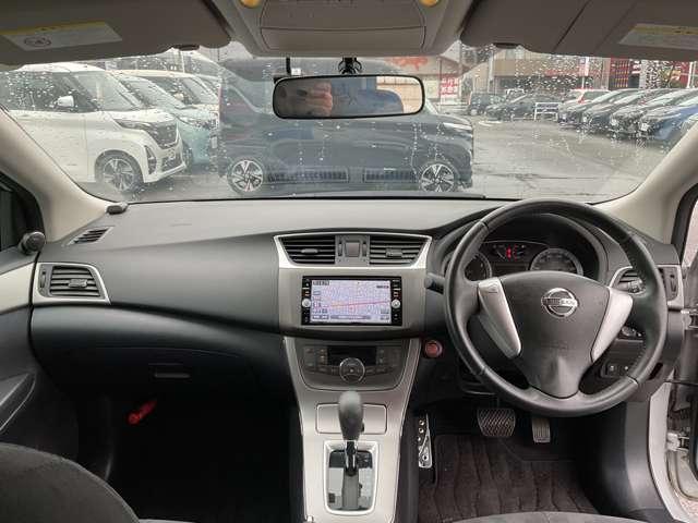 シルフィ 1.8 S ツーリング ドライブレコーダー・日産メモリーナビ・バ アルミホイール Bカメラ キーレスエントリー ETC オートエアコン パワーステアリング メモリーナビ パワーウインドウ エアバッグ 記録簿 ナビTV インテリジェントキ-(3枚目)