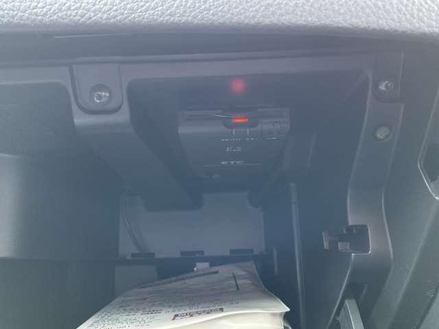 シルフィ 1.8 S ツーリング ドライブレコーダー・日産メモリーナビ・バ アルミホイール Bカメラ キーレスエントリー ETC オートエアコン パワーステアリング メモリーナビ パワーウインドウ エアバッグ 記録簿 ナビTV インテリジェントキ-(9枚目)