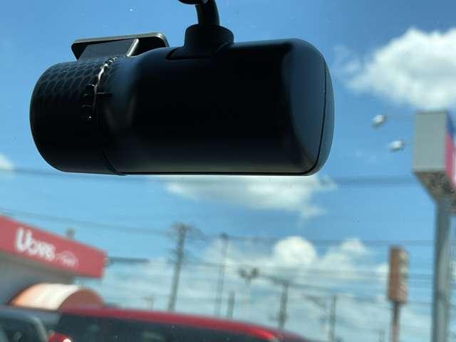 キックス １．２　Ｘ　（ｅ－ＰＯＷＥＲ）　弊社試乗使用社有車　ドライブレコーダー・　レーンキープ　アラウンドモニタ　ＬＥＤ　エマージェンシーブレーキ　ドラレコ　スマートキー　ＥＴＣ　アルミホイール　ワンオーナー　レーダークルーズ　メモリーナビ　オートエアコン（6枚目）