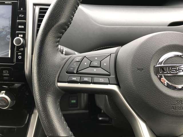 セレナ ２．０　ハイウェイスター　ＶセレクションＩＩ　後席モニター・ドライブレコーダー・日産メ　全周囲モニタ　アイスト　インテリキー　ＬＥＤライト　ＥＴＣ車載器　オートクルーズコントロール　記録簿　ドライブレコーダー　メモリ－ナビ　アルミ　ＴＶナビ　エアバック　ＡＢＳ　Ｗエアバッグ　キーフリー（12枚目）