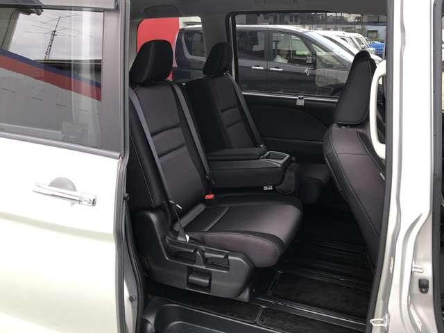 セレナ ２．０　ハイウェイスター　ＶセレクションＩＩ　後席モニター・ドライブレコーダー・日産メ　全周囲モニタ　アイスト　インテリキー　ＬＥＤライト　ＥＴＣ車載器　オートクルーズコントロール　記録簿　ドライブレコーダー　メモリ－ナビ　アルミ　ＴＶナビ　エアバック　ＡＢＳ　Ｗエアバッグ　キーフリー（17枚目）
