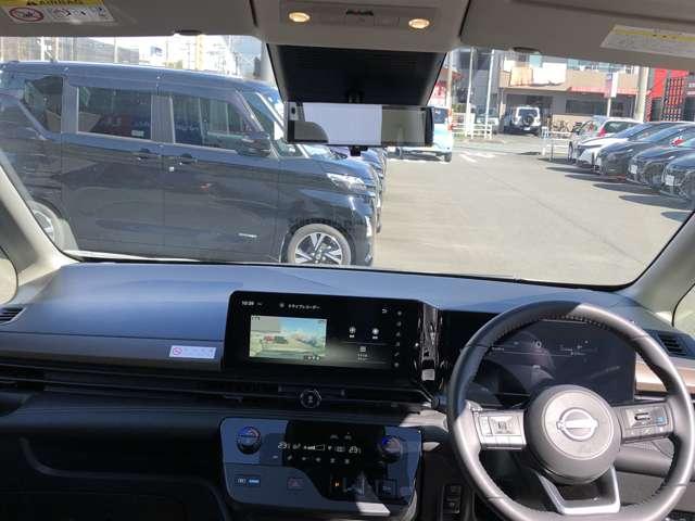 セレナ １．４　ｅ－ＰＯＷＥＲ　ハイウェイスターＶ　弊社試乗使用社有車　後席モニター　自動（被害軽減）ブレーキ　展示試乗車ＵＰ　ＬＤＰ　追従クルーズ　ＬＥＤランプ　アルミホイール　ドライブレコーダ　ＥＴＣ　記録簿　盗難防止システム　スマートキー　１オナ　オートエアコン　ナビＴＶ（3枚目）