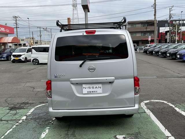NV200バネットワゴン 1.6 16X-2R ルーフキャリア・ドライブレコーダー・日産 記録簿 助手席エアバック インテリキー パワーステアリング ETC パワーウィンドウ 運転席エアバッグ ABS エアコン バックビューモニター ドラレコ ナビ&TV レーンアシスト メモリナビ(20枚目)