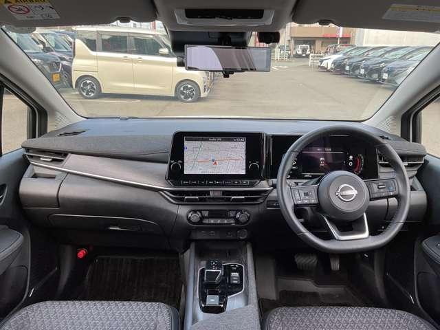 オーラ １．２　Ｇ　弊社試乗使用社有車　自動（被害軽減）ブレーキ　試乗車アップ　ＬＥＤ　ＬＫＡ　サイドカメラ　ＥＴＣ　ドライブレコーダー　カーテンエアバッグ　イモビライザー　アルミホイール　インテリジェントキー　パワーウィンドウ　寒冷地仕様（3枚目）