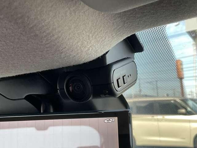 オーラ １．２　Ｇ　弊社試乗使用社有車　自動（被害軽減）ブレーキ　試乗車アップ　ＬＥＤ　ＬＫＡ　サイドカメラ　ＥＴＣ　ドライブレコーダー　カーテンエアバッグ　イモビライザー　アルミホイール　インテリジェントキー　パワーウィンドウ　寒冷地仕様（6枚目）