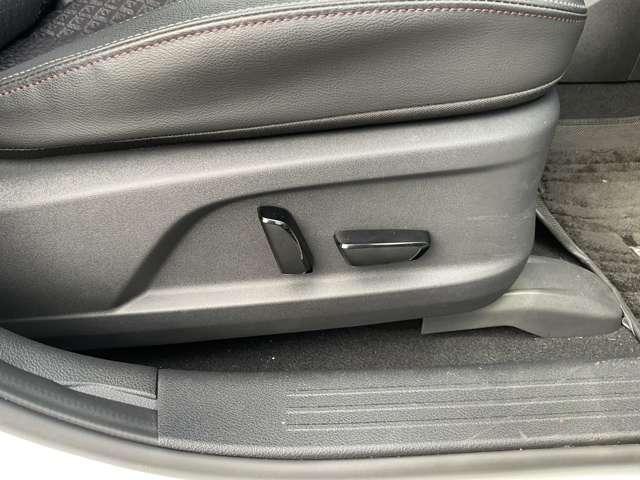 オーラ １．２　Ｇ　弊社試乗使用社有車　自動（被害軽減）ブレーキ　試乗車アップ　ＬＥＤ　ＬＫＡ　サイドカメラ　ＥＴＣ　ドライブレコーダー　カーテンエアバッグ　イモビライザー　アルミホイール　インテリジェントキー　パワーウィンドウ　寒冷地仕様（18枚目）