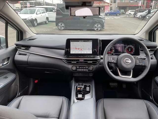 オーラ １．２　ＡＵＴＥＣＨ　スポーツ　スペック　弊社試乗使用社有車（3枚目）