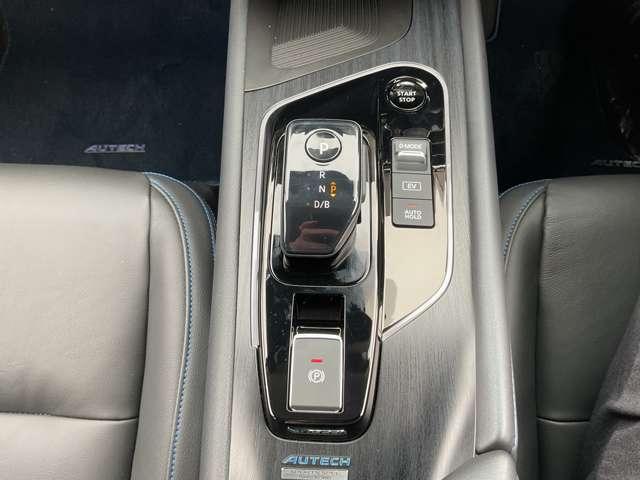 オーラ １．２　ＡＵＴＥＣＨ　スポーツ　スペック　弊社試乗使用社有車（12枚目）