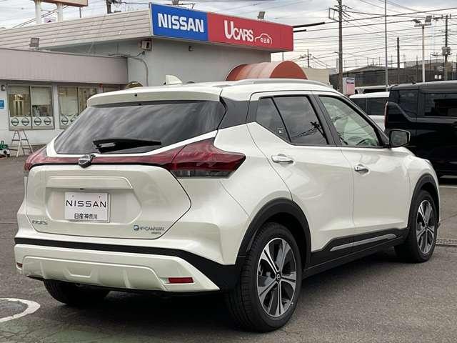 キックス １．２　Ｘ　ＦＯＵＲ　（ｅ－ＰＯＷＥＲ）　４ＷＤ　弊社試乗使用社有車　ナビＴＶ　ＬＥＤライト　踏み間違い防止　アラウンドビュ－　試乗車ＵＰ　ＥＴＣ　盗難防止システム　車線逸脱警報　インテリキー　バックモニター　ワンオーナー　オートエアコン　４ＷＤ　アイドリングストップ（2枚目）