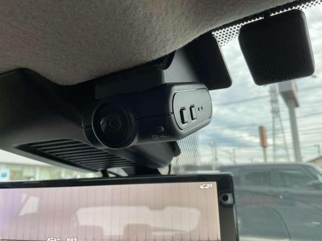 キックス １．２　Ｘ　ＦＯＵＲ　（ｅ－ＰＯＷＥＲ）　４ＷＤ　弊社試乗使用社有車　ナビＴＶ　ＬＥＤライト　踏み間違い防止　アラウンドビュ－　試乗車ＵＰ　ＥＴＣ　盗難防止システム　車線逸脱警報　インテリキー　バックモニター　ワンオーナー　オートエアコン　４ＷＤ　アイドリングストップ（5枚目）