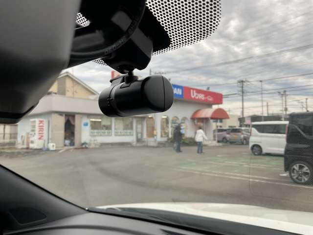 キックス １．２　Ｘ　ＦＯＵＲ　（ｅ－ＰＯＷＥＲ）　４ＷＤ　弊社試乗使用社有車　ナビＴＶ　ＬＥＤライト　踏み間違い防止　アラウンドビュ－　試乗車ＵＰ　ＥＴＣ　盗難防止システム　車線逸脱警報　インテリキー　バックモニター　ワンオーナー　オートエアコン　４ＷＤ　アイドリングストップ（6枚目）