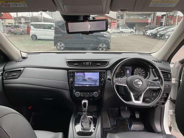 エクストレイル ２．０　２０Ｘｉ　ハイブリッド　エクストリーマーＸ　４ＷＤ　ドライブレコーダー・プロパイロット・日産　レーダークルーズコントロール　ナビＴＶ　１オーナー　取説記録簿　オートエアコン　スマートキー　ＡＷ　エアバッグ　レーンアシスト　ドライブレコーダー　メモリーナビ　４ＷＤ　ＡＢＳ　ＥＴＣ　踏み間違い防止（3枚目）