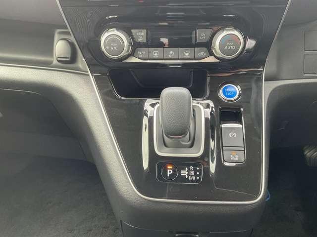 セレナ １．２　ｅ－ＰＯＷＥＲ　ハイウェイスター　Ｖ　後席モニター・プロパイロット・日産メモリ　３６０°カメラ　エマジェンシーブレーキ　１オナ　スマキー　ＬＥＤ　レーンアシスト　点検記録簿付　ＥＴＣ　Ａストップ　イモビ　フルオートエアコン　アルミホイール　エアバック　メモリーナビ　キーフリー（13枚目）