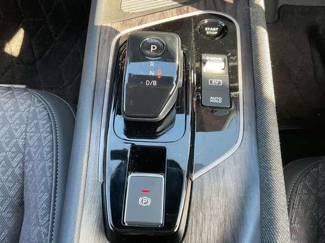 オーラ １．２　Ｇ　弊社試乗使用社有車　ＡＷＩＮエアロ　自動（被害軽減）ブレーキ　試乗車アップ　ＬＥＤ　ＬＫＡ　サイドカメラ　ＥＴＣ　ドライブレコーダー　カーテンエアバッグ　イモビライザー　アルミホイール　インテリジェントキー　パワーウィンドウ　寒冷地仕様（14枚目）