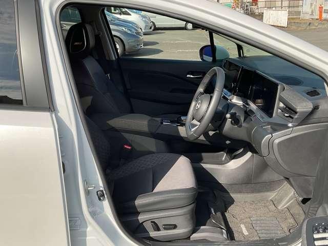 オーラ １．２　Ｇ　弊社試乗使用社有車　ＡＷＩＮエアロ　自動（被害軽減）ブレーキ　試乗車アップ　ＬＥＤ　ＬＫＡ　サイドカメラ　ＥＴＣ　ドライブレコーダー　カーテンエアバッグ　イモビライザー　アルミホイール　インテリジェントキー　パワーウィンドウ　寒冷地仕様（17枚目）