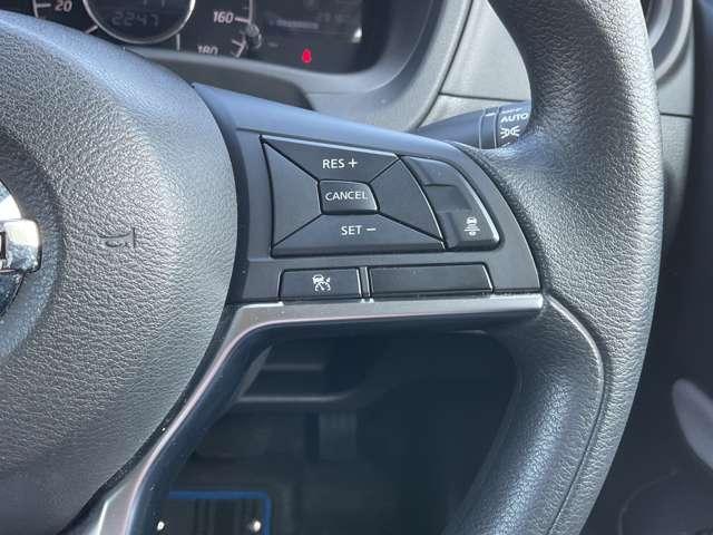 ノート 1.2 e-POWER X アラウンドカメラ フロントドラレコ 360°カメラ 記録簿付 Rカメラ 運転席助手席エアバック レーンキープ AUTOエアコン 1オーナー 盗難防止システム ナビTV AW サイドカメラ 運転席エアバッグ キーレスエントリー ドラレコ(12枚目)