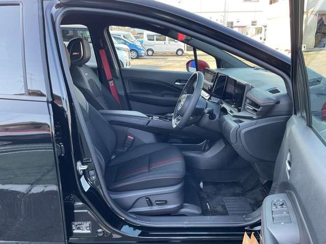 オーラ １．２　ＮＩＳＭＯ　弊社試乗使用社有車　カーテンエアバッグ　エマブレ　インテリキー　ＥＴＣ　ドラレコ　車線逸脱警報　ワンセグ　キーフリーシステム　ダブルエアバック　定期点検記録簿　アルミホイール　運転席エアバッグ　メモリーナビ　試乗車（17枚目）