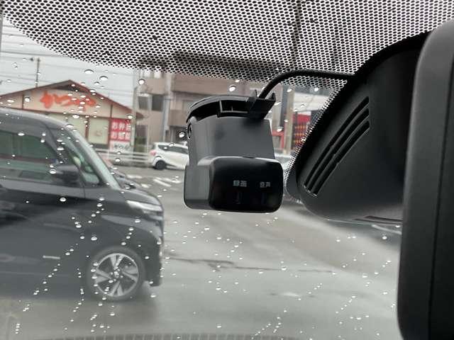 セレナ １．２　ｅ－ＰＯＷＥＲ　ハイウェイスター　Ｖ　後席モニター・ドライブレコーダー・プロパ　３６０°カメラ　エマジェンシーブレーキ　１オナ　スマキー　バックカメラ　ＬＥＤ　レーンアシスト　点検記録簿付　ＥＴＣ　ドラレコ　イモビ　サイドカーテンエアバック　フルオートエアコン　アルミホイール（6枚目）