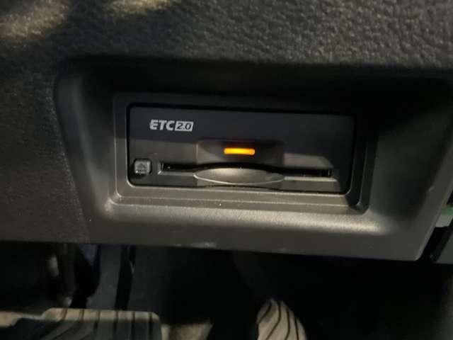 セレナ ２．０　ハイウェイスターＶ　弊社試乗使用社有車　Ｗ電動スライド　レーダークルコン　レーンアシスト　展示試乗車ＵＰ　ＬＥＤランプ　ワンオーナー車　盗難防止システム　ＥＴＣ装備　カーテンエアバッグ　アルミホイール　キーフリー　メモリ－ナビ　ナビＴＶ（12枚目）