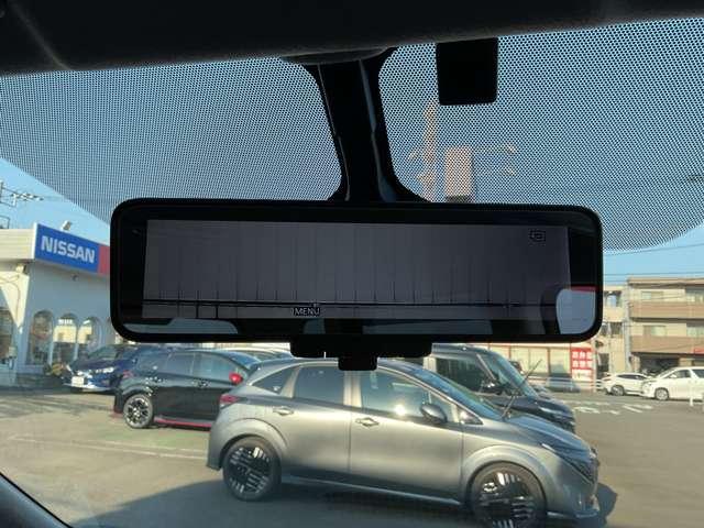 セレナ ２．０　ハイウェイスター　Ｖ　前後ドラレコ　リアモニター　サイドエアバッグ　アラウンドビュ－　アルミ　衝突被害軽減　ＬＤＰ　エアバッグ　両側オートスライドドア　ＬＥＤライト　インテリジェントキー　サイドカメラ　メモリーナビ　アダプティブクルーズコントロール（15枚目）