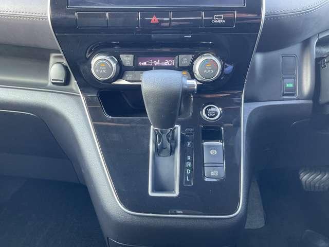 セレナ ２．０　ハイウェイスター　Ｖ　前後ドラレコ　リアモニター　サイドエアバッグ　アラウンドビュ－　アルミ　衝突被害軽減　ＬＤＰ　エアバッグ　両側オートスライドドア　ＬＥＤライト　インテリジェントキー　サイドカメラ　メモリーナビ　アダプティブクルーズコントロール（16枚目）