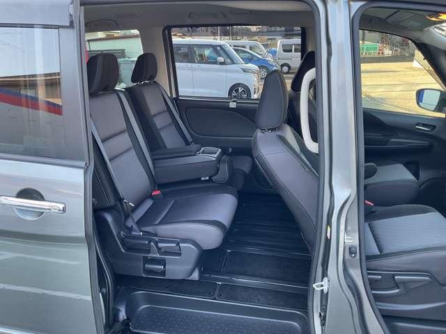 セレナ ２．０　ハイウェイスター　Ｖ　前後ドラレコ　リアモニター　サイドエアバッグ　アラウンドビュ－　アルミ　衝突被害軽減　ＬＤＰ　エアバッグ　両側オートスライドドア　ＬＥＤライト　インテリジェントキー　サイドカメラ　メモリーナビ　アダプティブクルーズコントロール（18枚目）