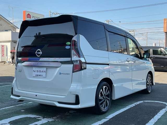 セレナ １．２　ｅ－ＰＯＷＥＲ　ハイウェイスター　Ｖ　メモリナビ　アラウンドカメラ　３６０°カメラ　エマジェンシーブレーキ　１オナ　スマキー　バックカメラ　ＬＥＤ　レーンアシスト　点検記録簿付　ＥＴＣ　ドラレコ　イモビ　サイドカーテンエアバック　フルオートエアコン　アルミホイール（2枚目）