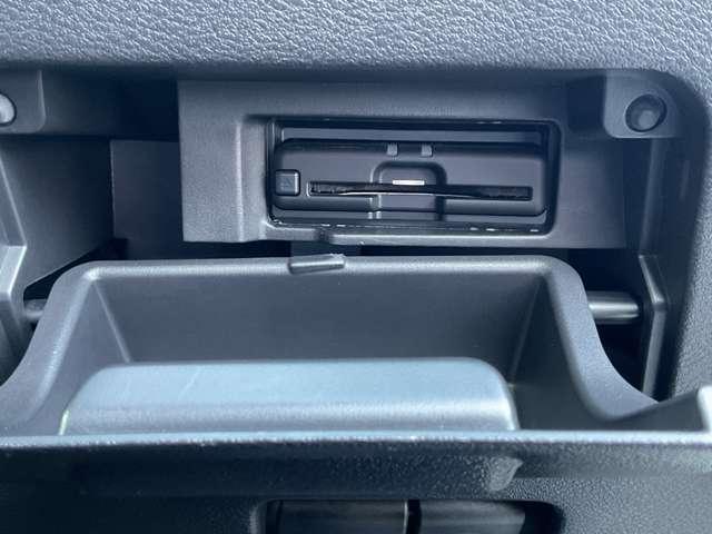 セレナ １．２　ｅ－ＰＯＷＥＲ　ハイウェイスター　Ｖ　メモリナビ　アラウンドカメラ　３６０°カメラ　エマジェンシーブレーキ　１オナ　スマキー　バックカメラ　ＬＥＤ　レーンアシスト　点検記録簿付　ＥＴＣ　ドラレコ　イモビ　サイドカーテンエアバック　フルオートエアコン　アルミホイール（13枚目）