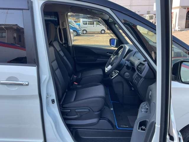 セレナ １．２　ｅ－ＰＯＷＥＲ　ハイウェイスター　Ｖ　メモリナビ　アラウンドカメラ　３６０°カメラ　エマジェンシーブレーキ　１オナ　スマキー　バックカメラ　ＬＥＤ　レーンアシスト　点検記録簿付　ＥＴＣ　ドラレコ　イモビ　サイドカーテンエアバック　フルオートエアコン　アルミホイール（17枚目）