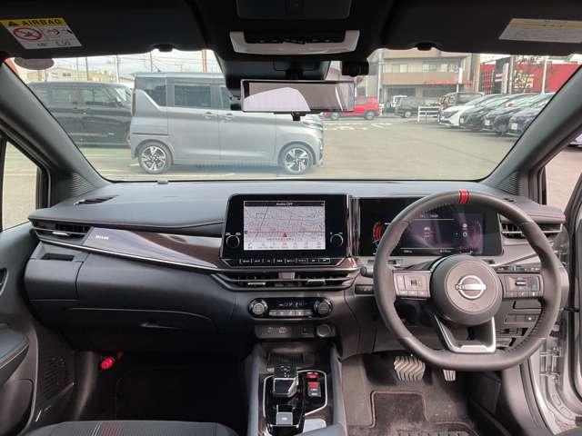 オーラ １．２　ＮＩＳＭＯ　弊社試乗使用社有車　カーテンエアバッグ　エマブレ　インテリキー　ＥＴＣ　ドラレコ　車線逸脱警報　ワンセグ　キーフリーシステム　ダブルエアバック　定期点検記録簿　アルミホイール　運転席エアバッグ　メモリーナビ　試乗車（3枚目）