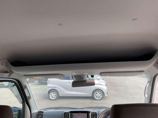 ＮＶ１００クリッパーバン ＧＸターボ　４Ａ／Ｔ　ハイルーフ　メモリーナビ・バックビュー　モニター・ＥＴＣ車載器・プラスチックバイザー・プライバシーガラス・電動格納式ドアミラー・全席パワーウインドウ・衝突被害軽減ブレーキ・踏み間違い防止・横滑り防止装置・ヘッドライトレベライザー・（12枚目）