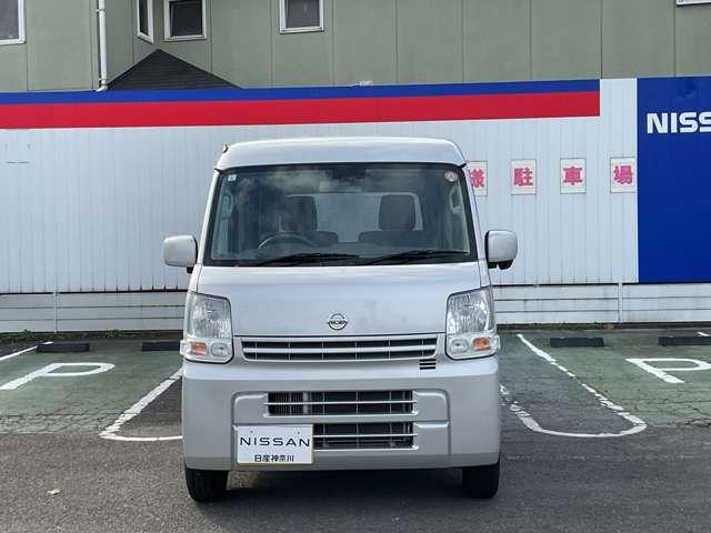 ＮＶ１００クリッパーバン ＧＸターボ　４Ａ／Ｔ　ハイルーフ　メモリーナビ・バックビュー　モニター・ＥＴＣ車載器・プラスチックバイザー・プライバシーガラス・電動格納式ドアミラー・全席パワーウインドウ・衝突被害軽減ブレーキ・踏み間違い防止・横滑り防止装置・ヘッドライトレベライザー・（17枚目）